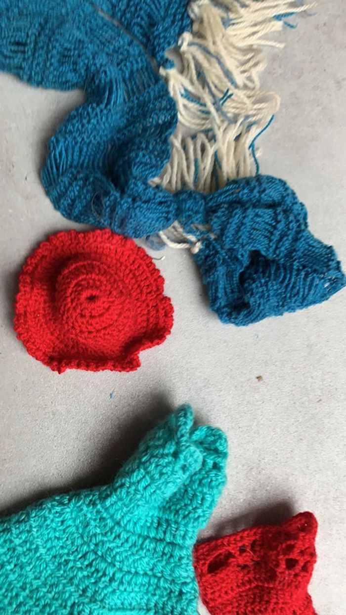 Lot accessoires vêtement poupée barbie tricoté - photo numéro 9