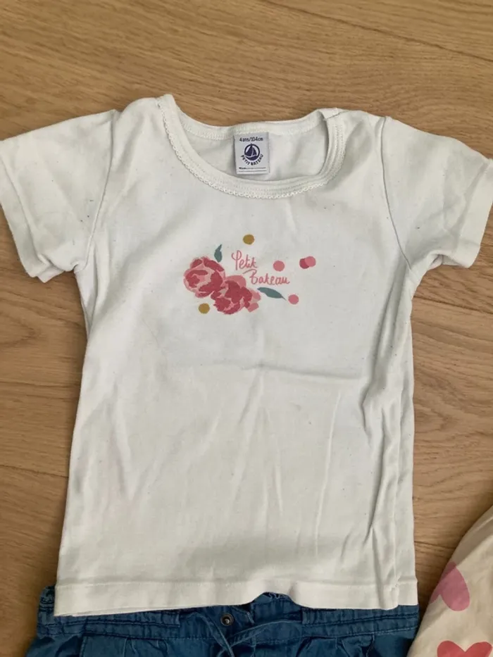Lot 4 ans : t shirt pantalon robe - photo numéro 2
