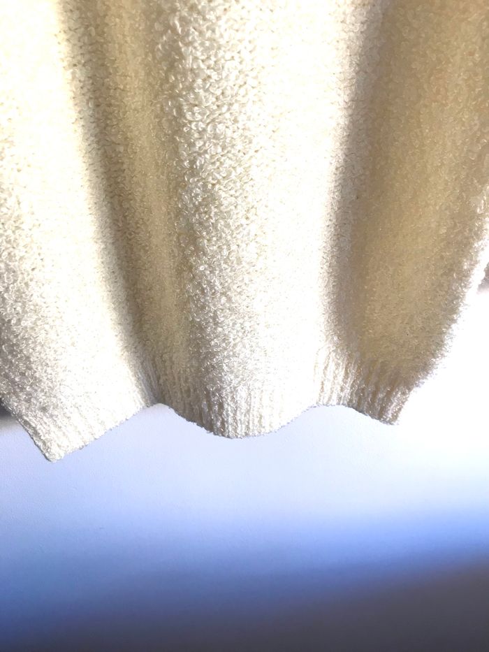 Pull col roulé crème effet bouclettes taille 40/42 - photo numéro 4