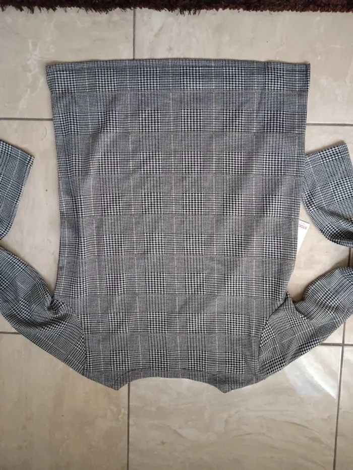Haut manche longue à carreaux Taille 38/40 - photo numéro 5