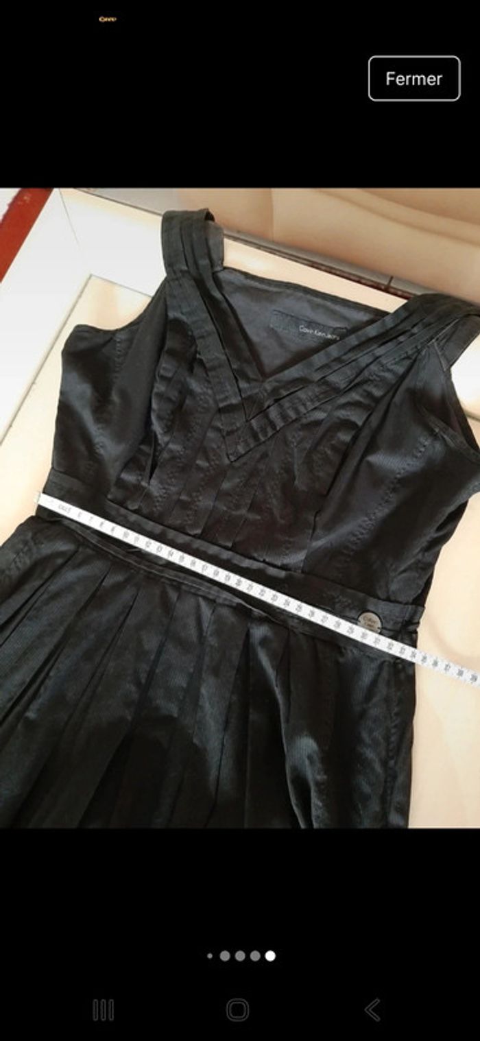 Robe calvin Klein taille XS - photo numéro 3