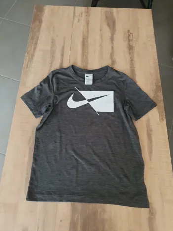 Tshirt sport Nike