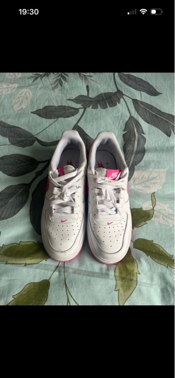 Air force 1  femme rose très bon état T39
