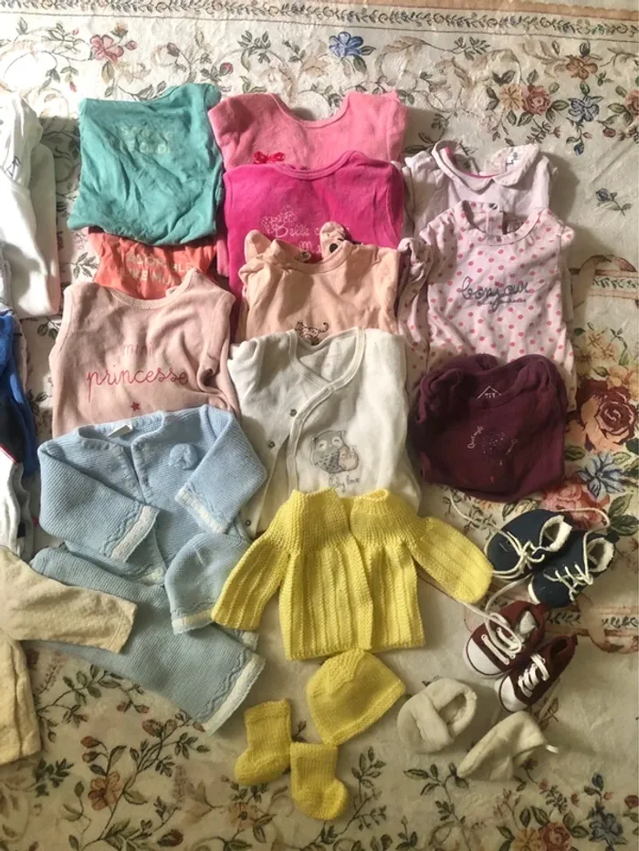 Lot vêtement bébé fille et garçon naissance à 1 mois - photo numéro 4