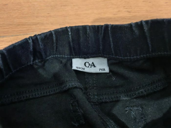 Pantalon slim bleu jean C&A fille 7 ans (122 cm) 👖 État impeccable – Basique indémodable ! - photo numéro 4