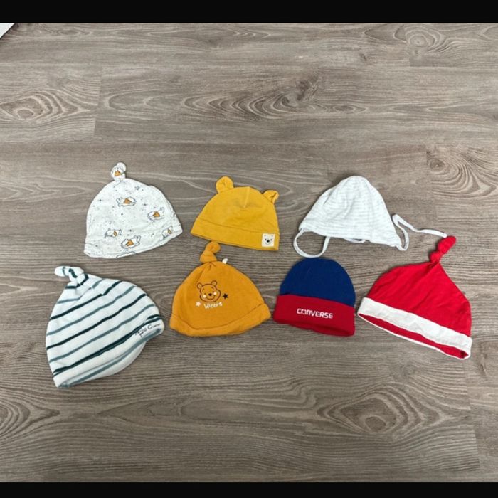 Lot de bonnets bébé