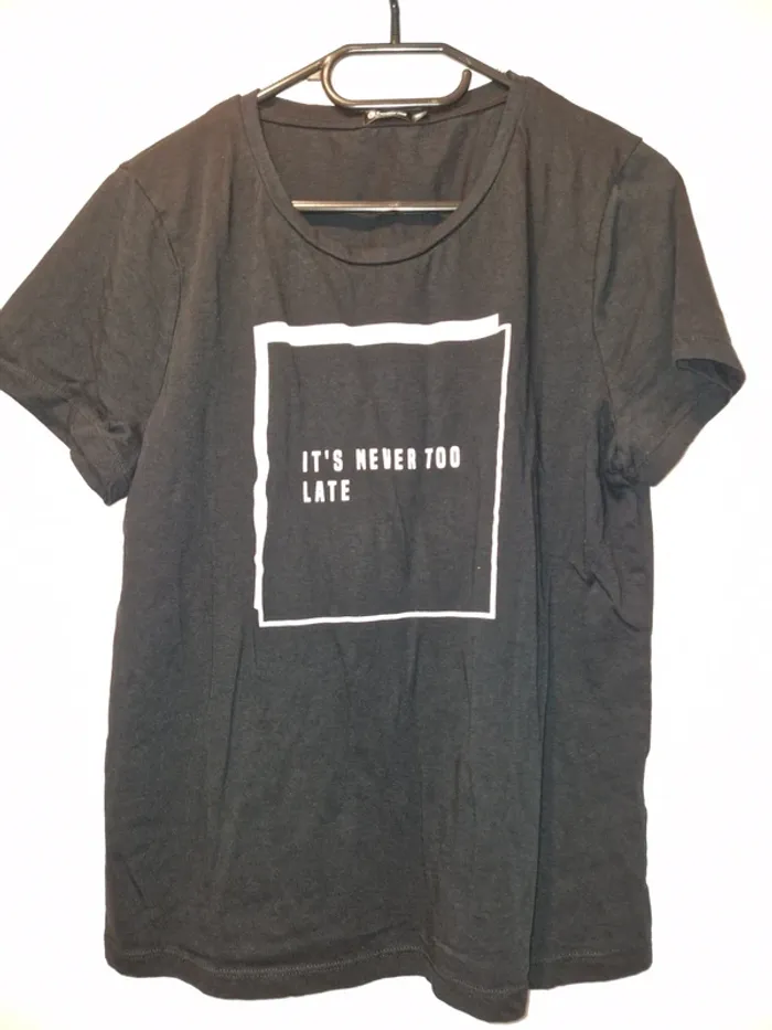 T-shirt Follow me t. 46