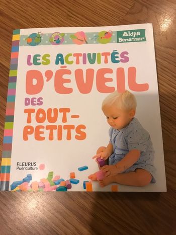 Livre les activités d’éveil des tout petits