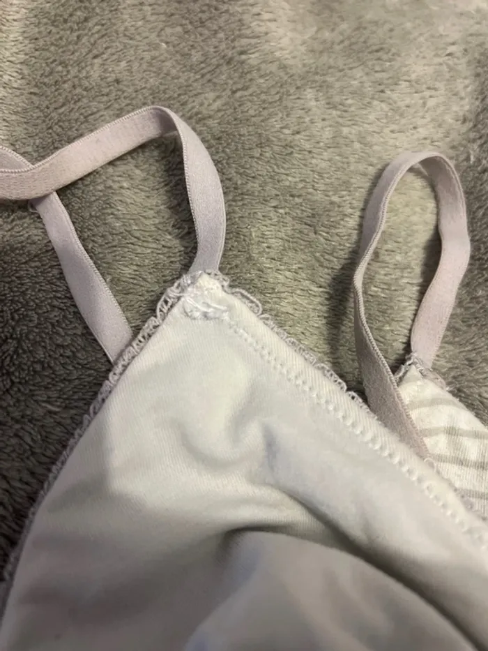 Brassière blanche mignonne avec petit noeud - photo numéro 5