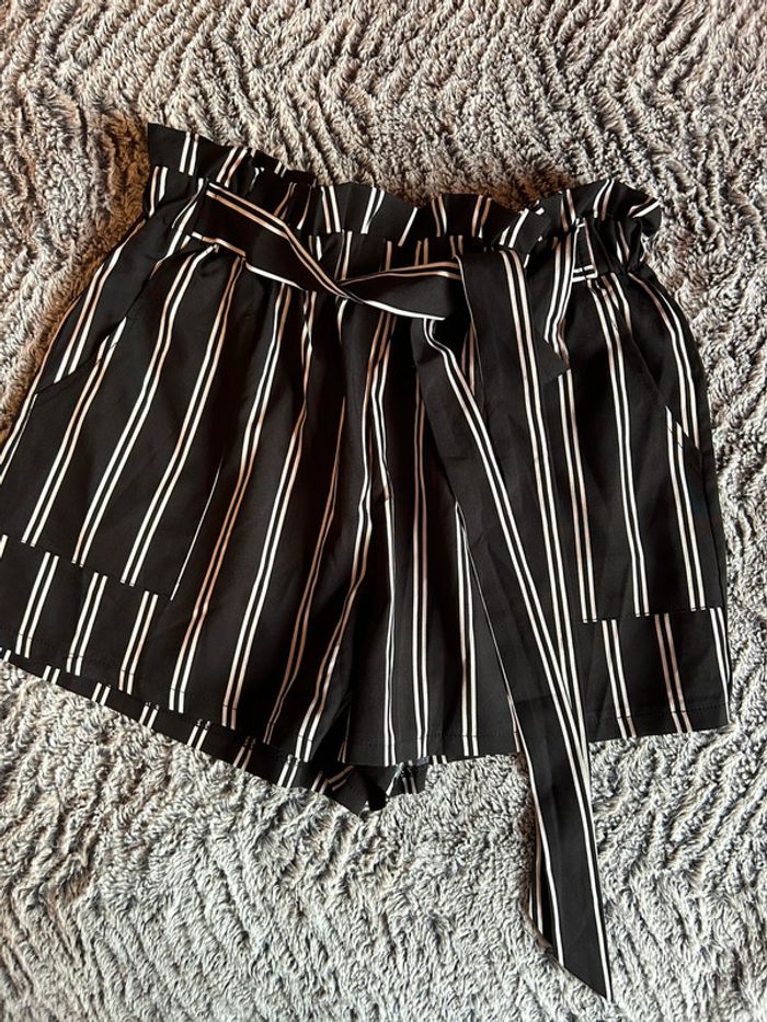 Short avec des poches