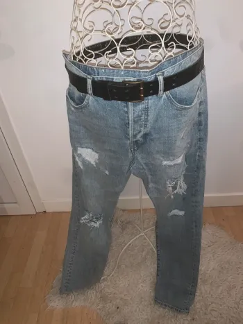 Jeans a trou