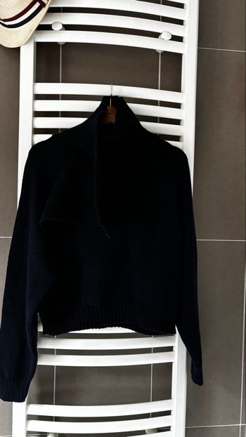Pull ZARA Taille 38 neuf avec étiquette 