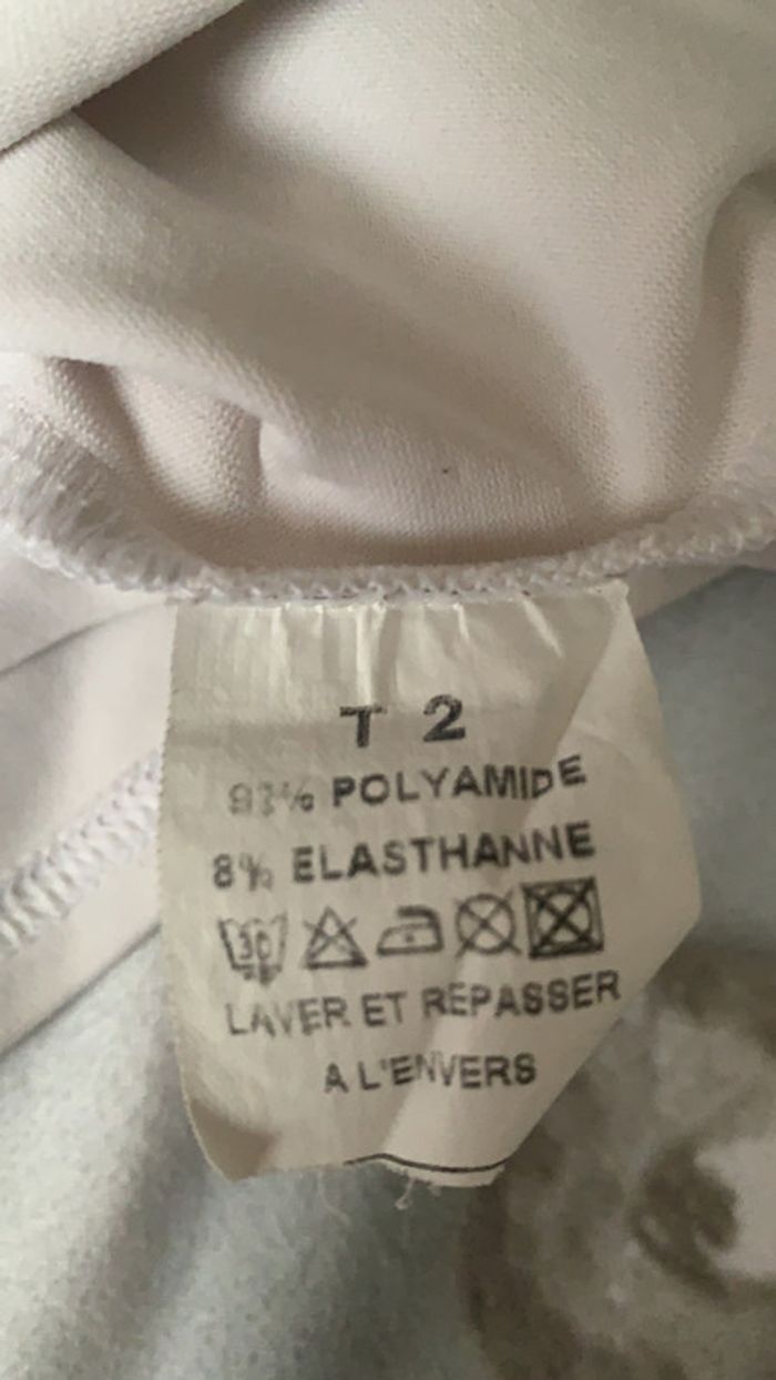 Haut blanc - photo numéro 4
