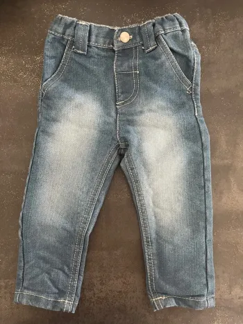 Jeans clair effet délavé taille 6 mois marque Kimadi