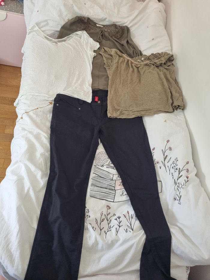Jolie tenue femme taille XLCette tenue est composée de :
- photo numéro 1