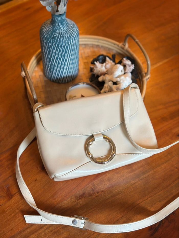 Sac bandoulière en cuir blanc crème cercle argenté – Vintage Made in France