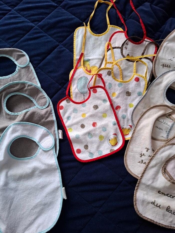 Lot bavoirs - photo numéro 3