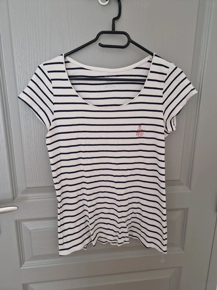T-shirt a rayures marinière bleu blanc taille M Très bon état Camaïeu