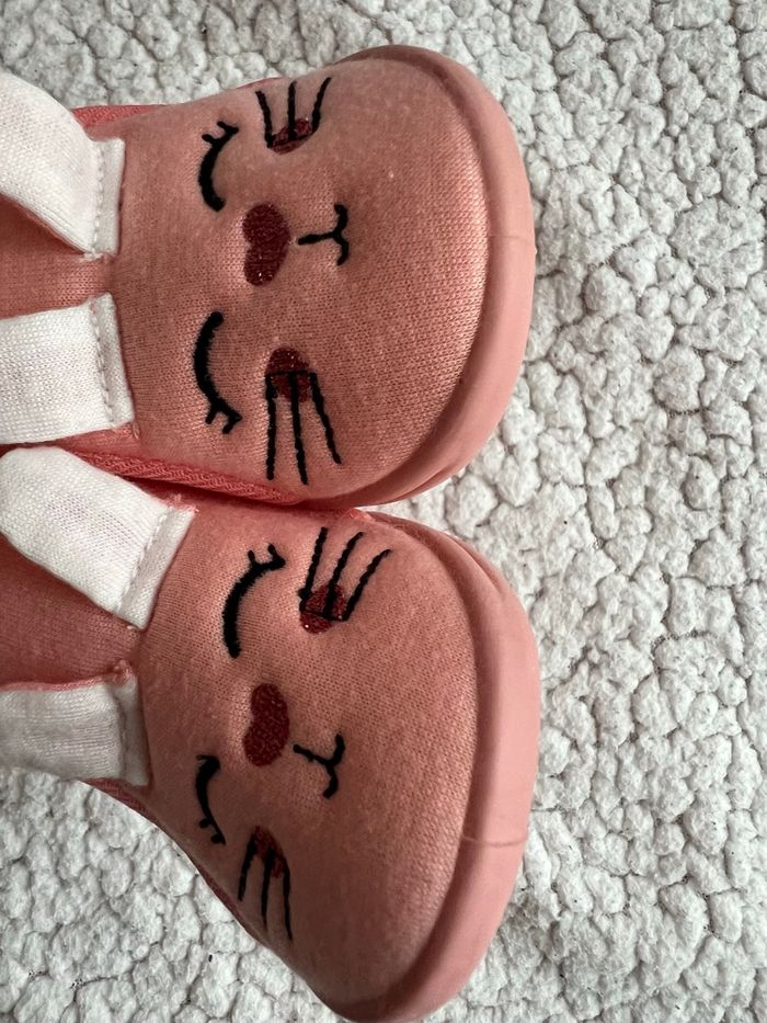 Chaussons roses motifs lapins taille 20 - photo numéro 7