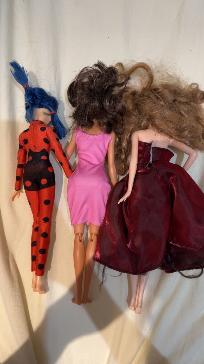 Lot de 3 Barbies - photo numéro 2