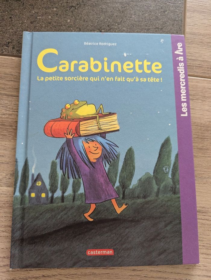 Livre carabinette la petite sorcière