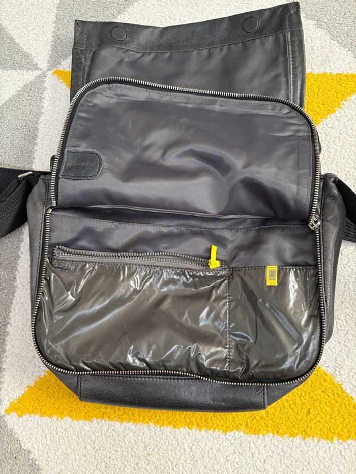 Sac à bandoulière Mandarina Duck | Gris chiné | Taille 30 X 25 cm - photo numéro 6