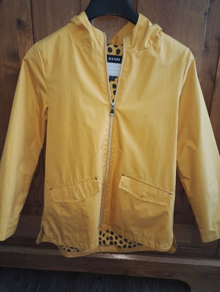 Joli imperméable jaune intérieur à pois