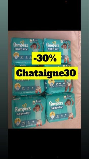 Six paquets de couches taille 8