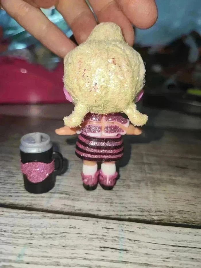 đL.O.L Surprise Doll Pink Baby Glitter SĂ©rie 2 - photo numĂ©ro 14