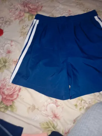 Short adidas tm état neuf
