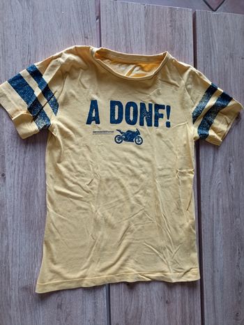 T-shirt jaune moutarde