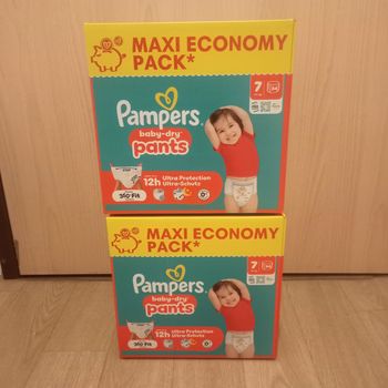 Lot Pampers baby dry Pants taille 7(128 couches)