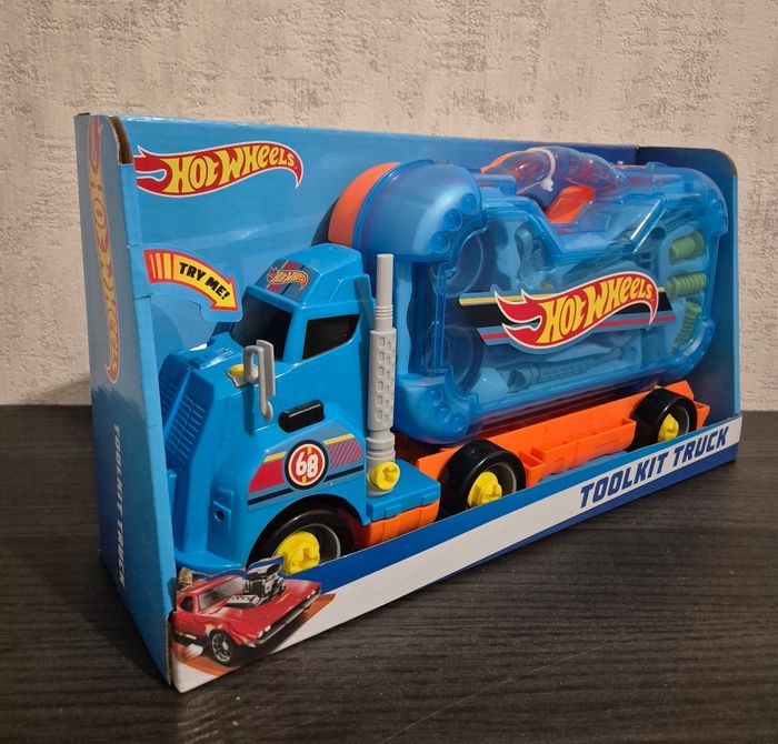 Camion boîte à outils hotwheels son et lumiere Neuf et emballé - photo numéro 3