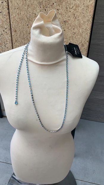 Collier longue longueur ajustable avec bijoux de dos