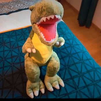 Peluche dinosaure Dino World Despesche