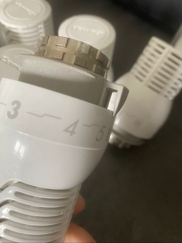 Têtes thermostatiques - photo numéro 5