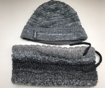 lot Ensemble tour de cou et bonnet 53cm