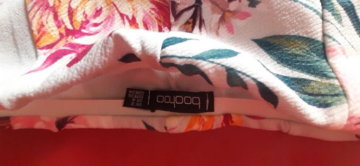 Short à fleurs taille 36 - photo numéro 3