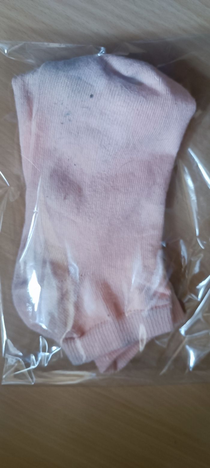 Chaussettes rose portée