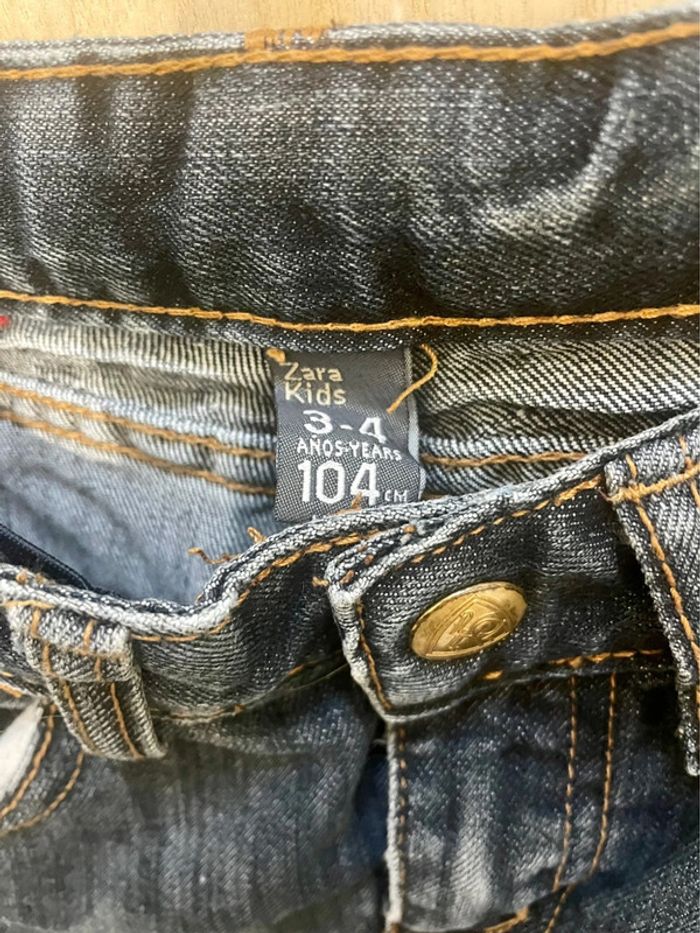 Jeans Zara avec poches effet destroy 104 cm - photo numéro 3
