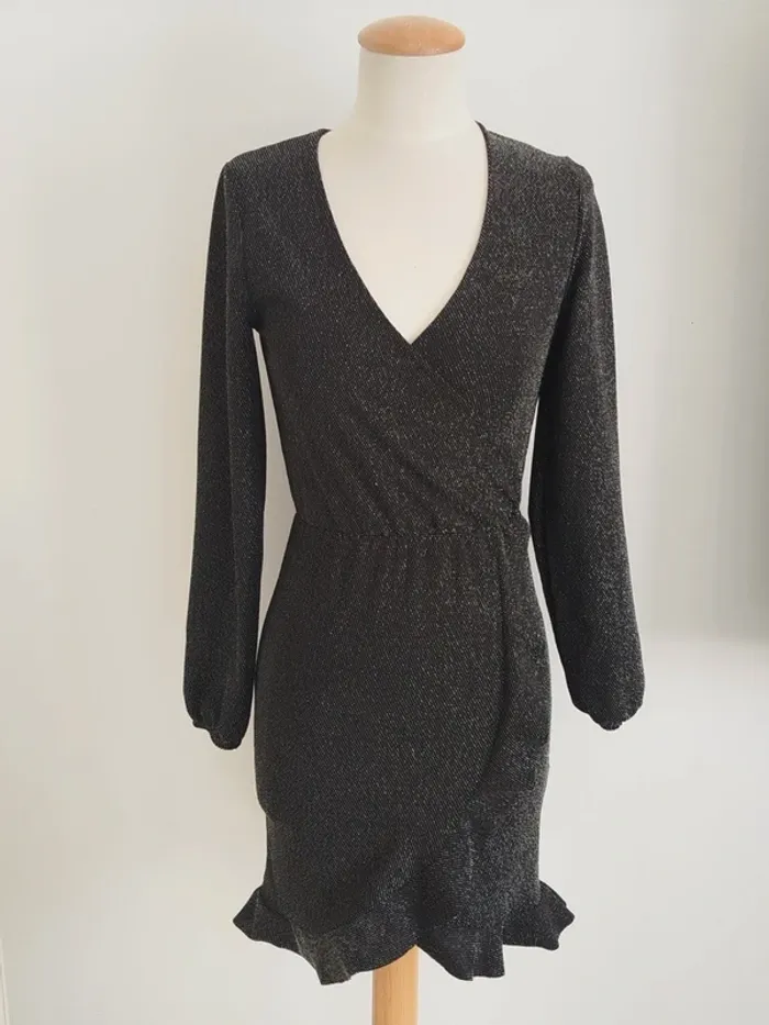 Magnifique robe noire paillettée argenté Kiabi taille XXS/12-13 ans - photo numéro 2