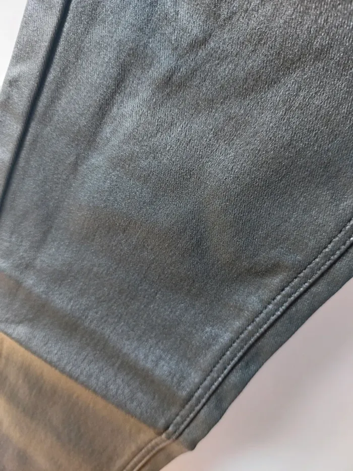 Pantalon skinny laqué kaki - photo numéro 2