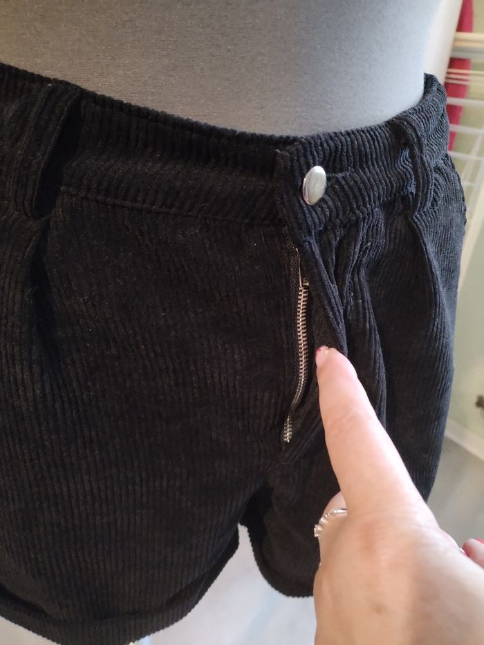 Short femme taille 34 - photo numéro 2