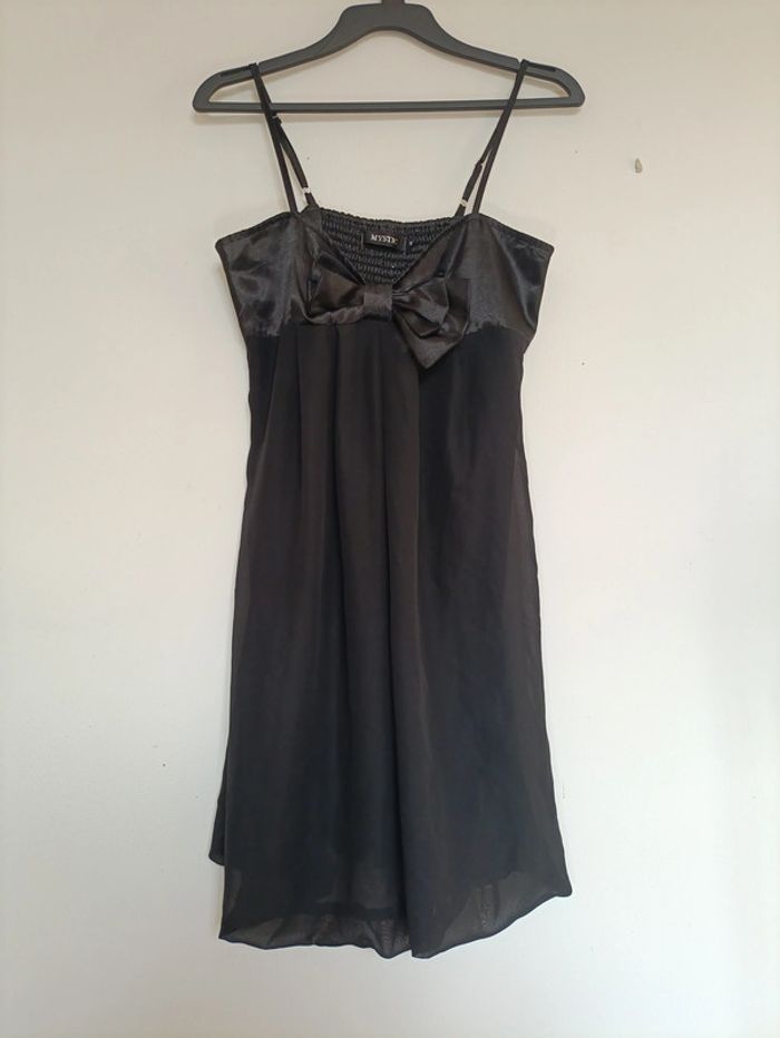 Robe noire satinée à nœud – Mystic romantique gothique mignon vintage