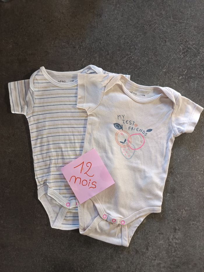 Lot bodies "my zest friends" 12 mois