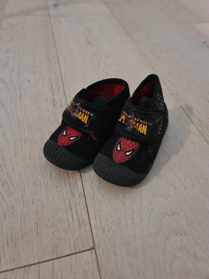 Chaussons Spidermam pointure 23