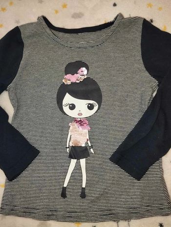 Joli haut avec sequins