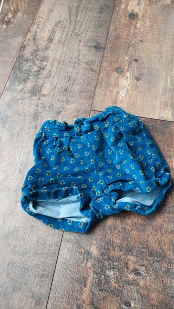 Short dpam 9 mois en très bon état 👌