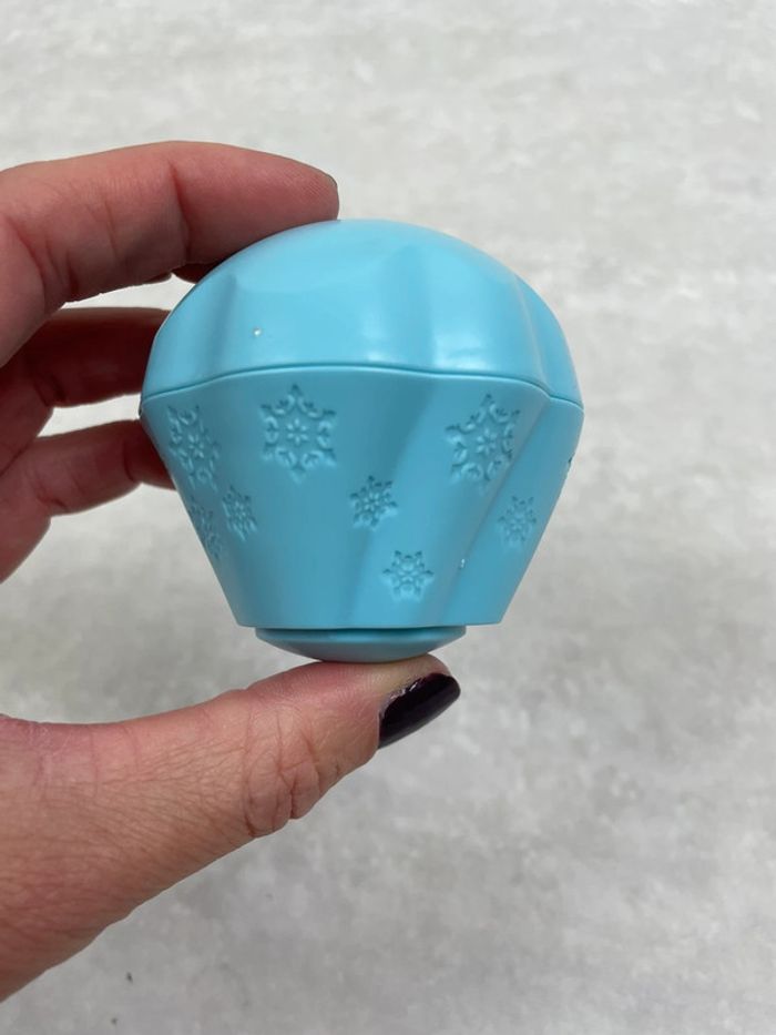 Petite figurine Gashapon Elsa la reine des neiges disney Japon - photo numéro 7