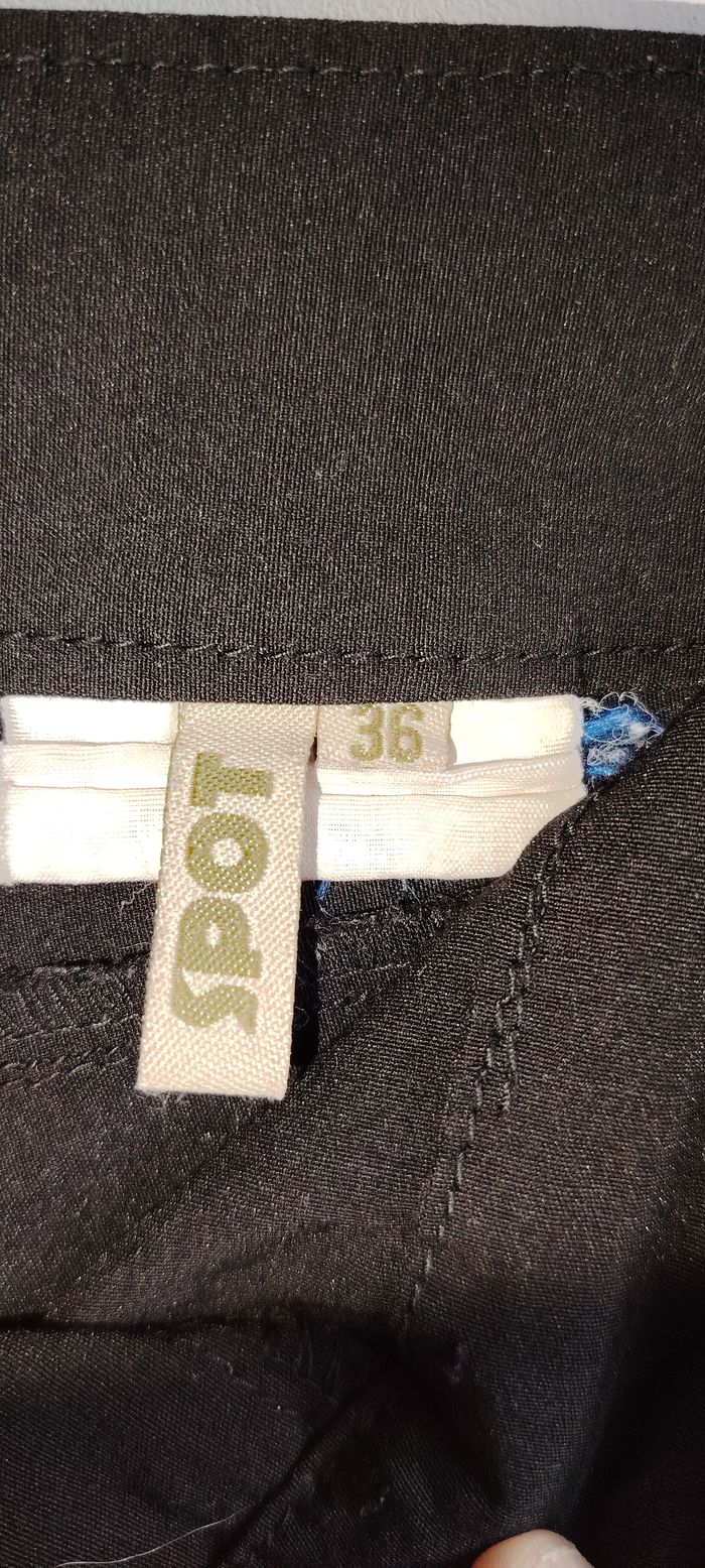 Short noir SPOT taille 36 – modèle sobre - photo numéro 2